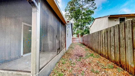 4773 Barnes S Jacksonville FL 32207