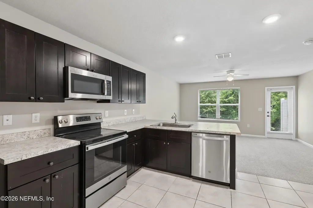 5988 Creekside Crossing Drive Jacksonville FL 32210