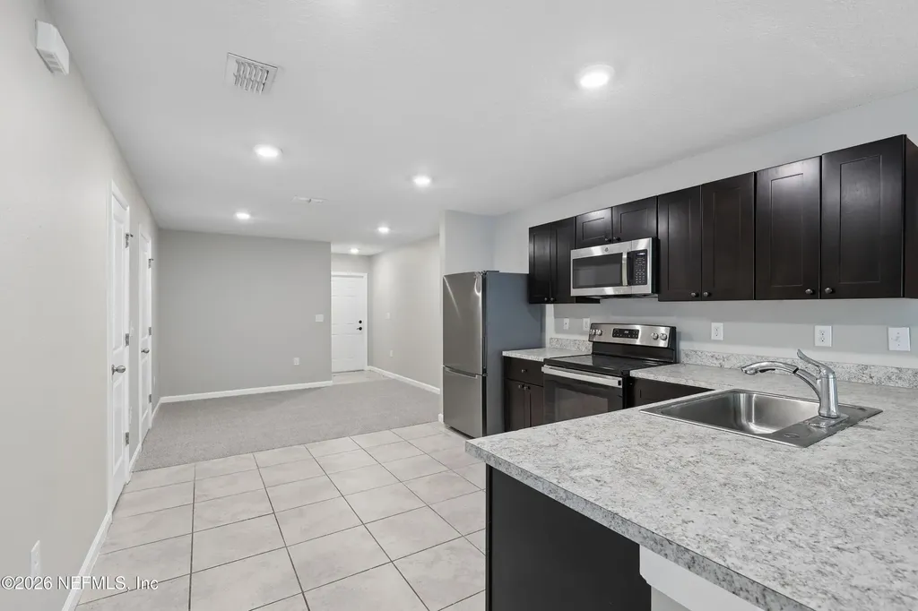 5988 Creekside Crossing Drive Jacksonville FL 32210