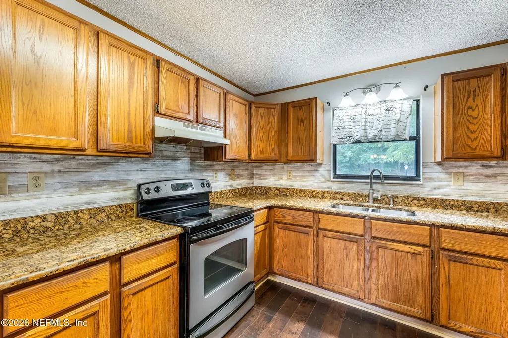 211 Dow Court Green Cove Springs FL 32043