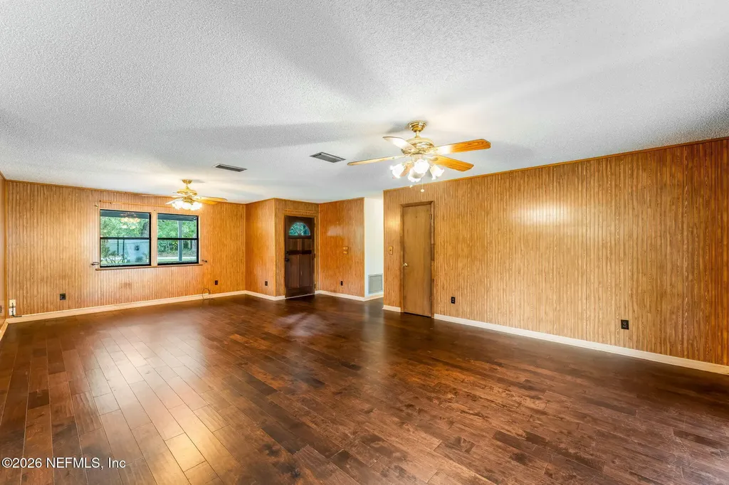 211 Dow Court Green Cove Springs FL 32043