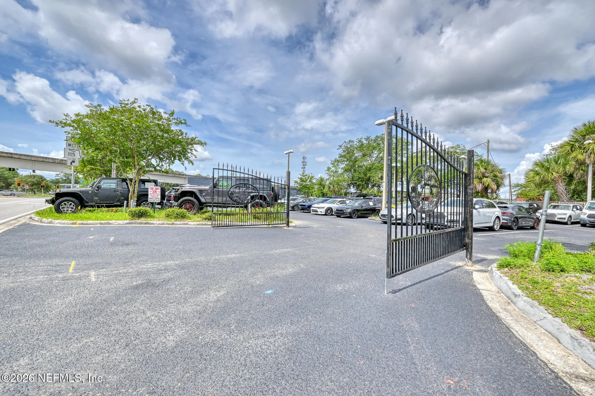8849 Arlington Expressway Jacksonville FL 32211