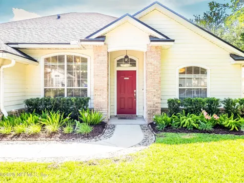 2704 Coachman Lakes Drive Jacksonville FL 32246