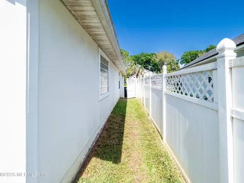 2704 Coachman Lakes Drive Jacksonville FL 32246