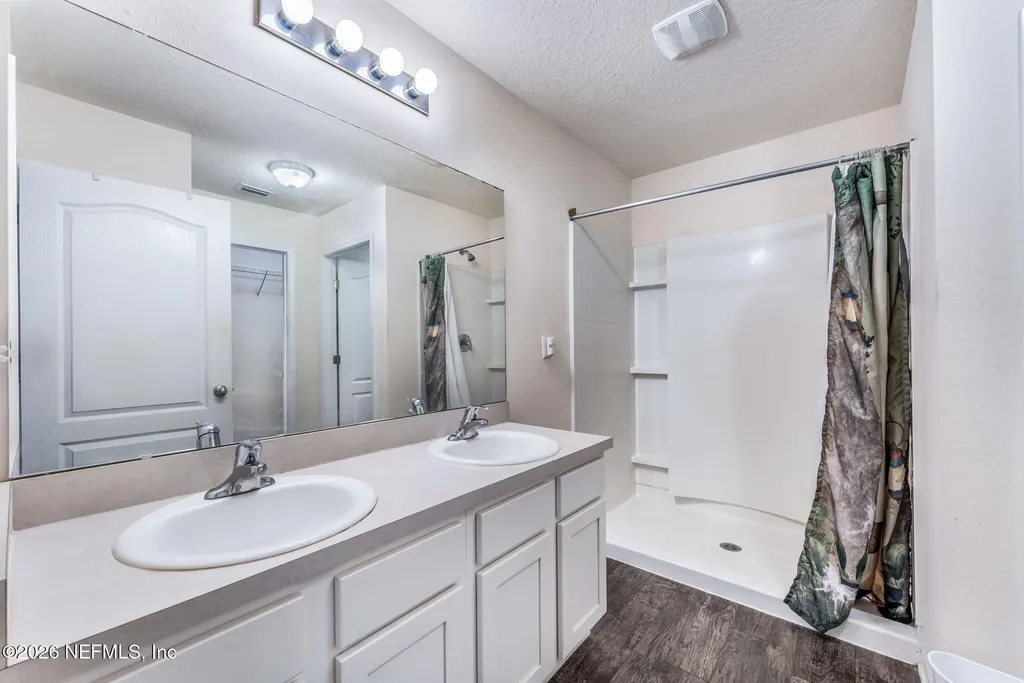 8342 Meadow Walk Lane Jacksonville FL 32256
