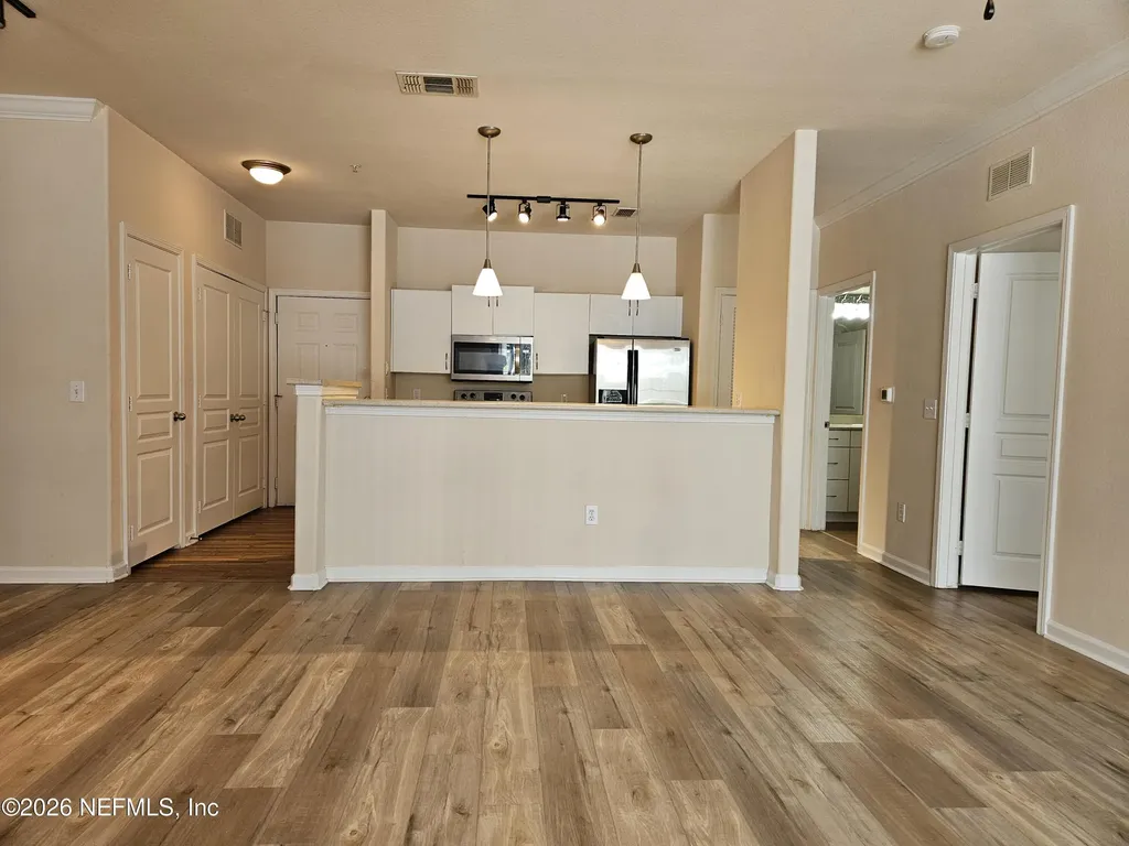 8290 Gate Parkway Jacksonville FL 32216
