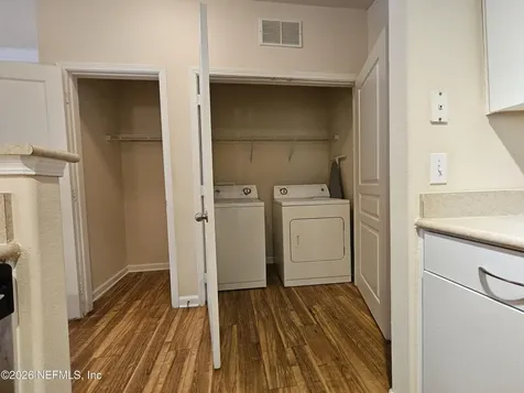 8290 Gate Parkway Jacksonville FL 32216