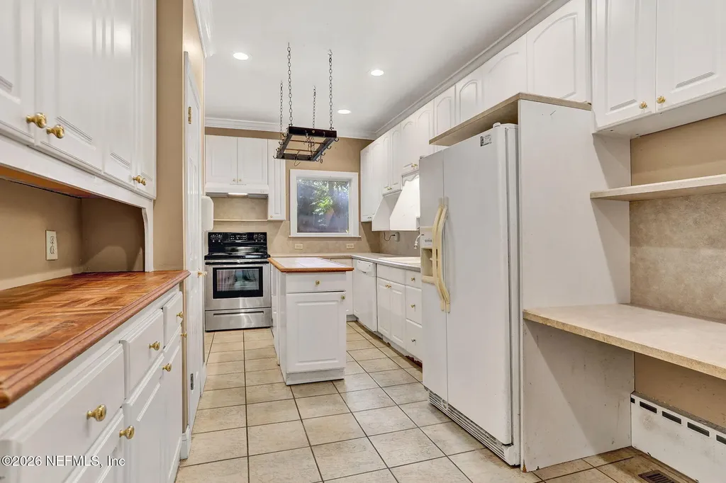 4250 Davinci Avenue Jacksonville FL 32210