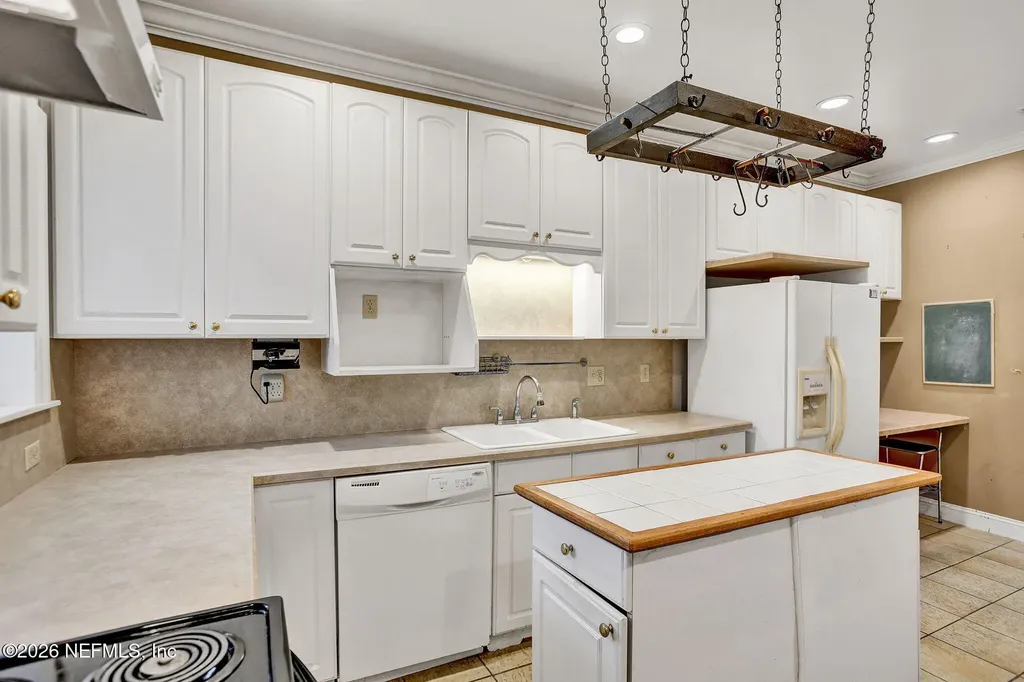 4250 Davinci Avenue Jacksonville FL 32210