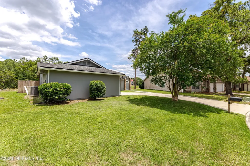8801 Ivymill Place N Jacksonville FL 32244