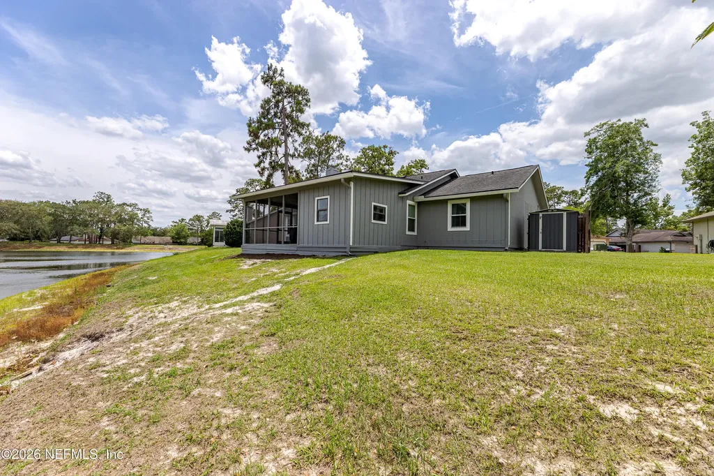 8801 Ivymill Place N Jacksonville FL 32244