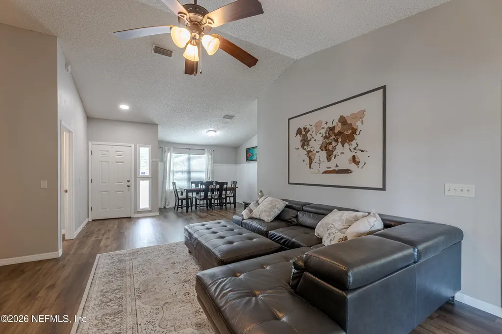 8801 Ivymill Place N Jacksonville FL 32244