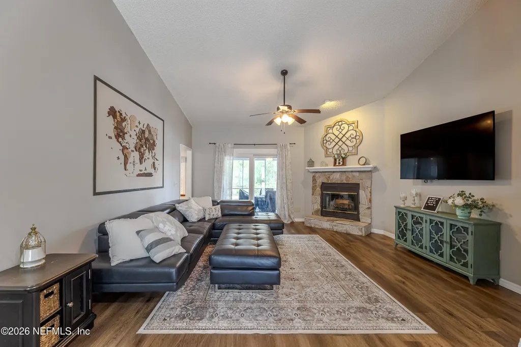 8801 Ivymill Place N Jacksonville FL 32244
