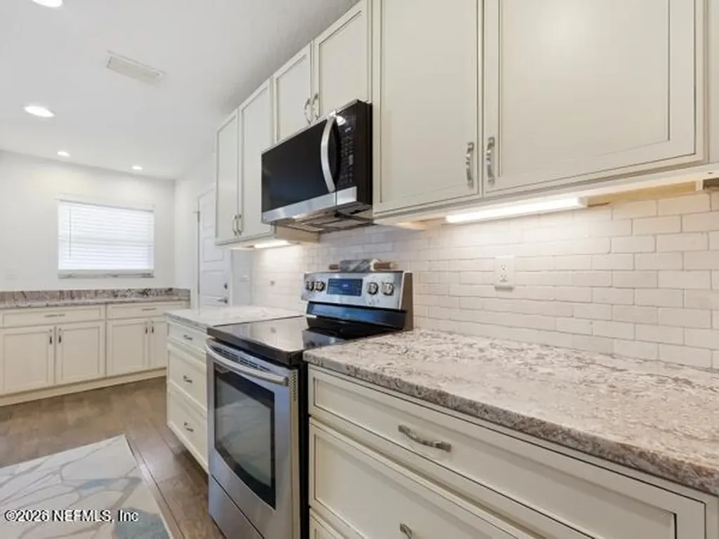17 Oaks Drive Jacksonville Beach FL 32250