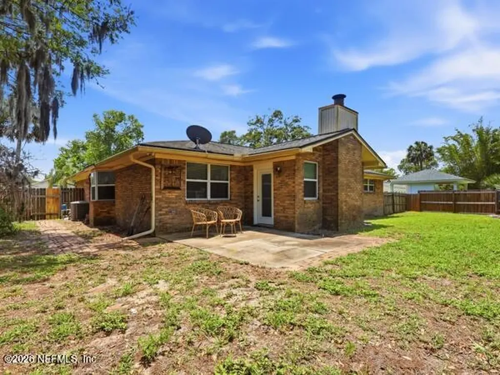 17 Oaks Drive Jacksonville Beach FL 32250