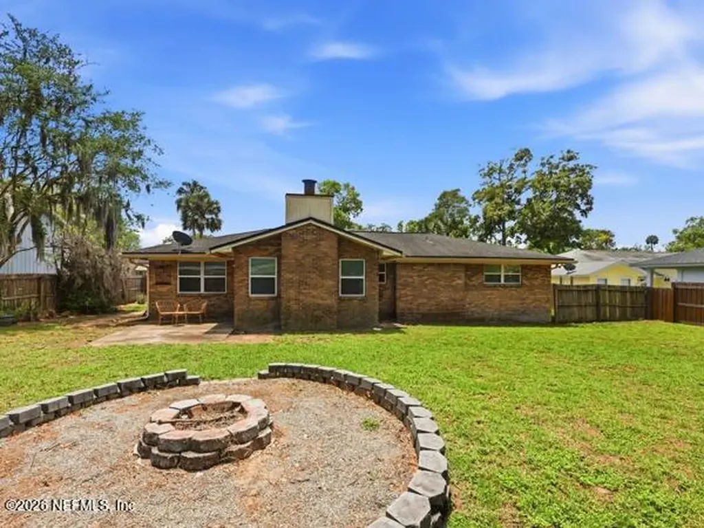 17 Oaks Drive Jacksonville Beach FL 32250