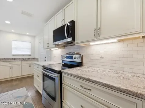 17 Oaks Drive Jacksonville Beach FL 32250