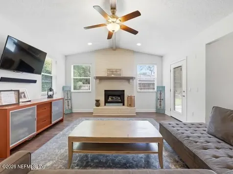 17 Oaks Drive Jacksonville Beach FL 32250