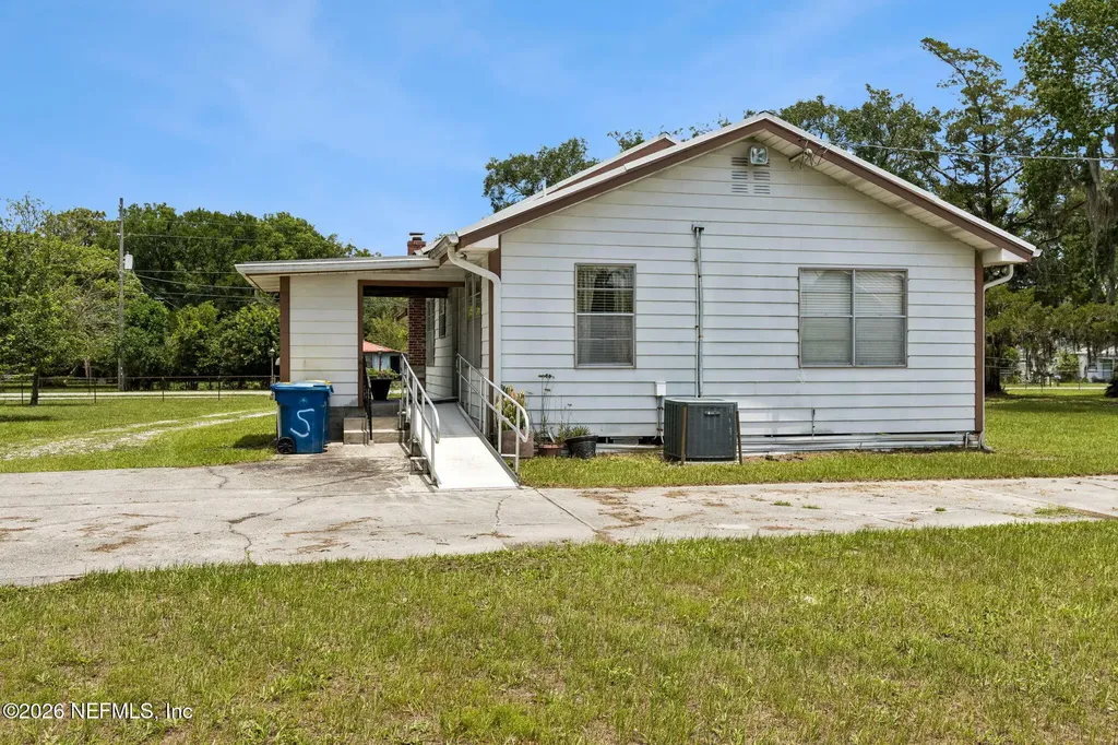1826 Faye Road Jacksonville FL 32218