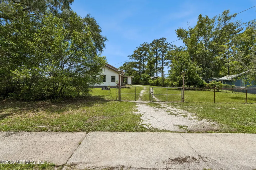 1826 Faye Road Jacksonville FL 32218