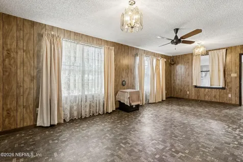 1826 Faye Road Jacksonville FL 32218