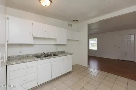 5601 Pansy Lane Jacksonville FL 32209
