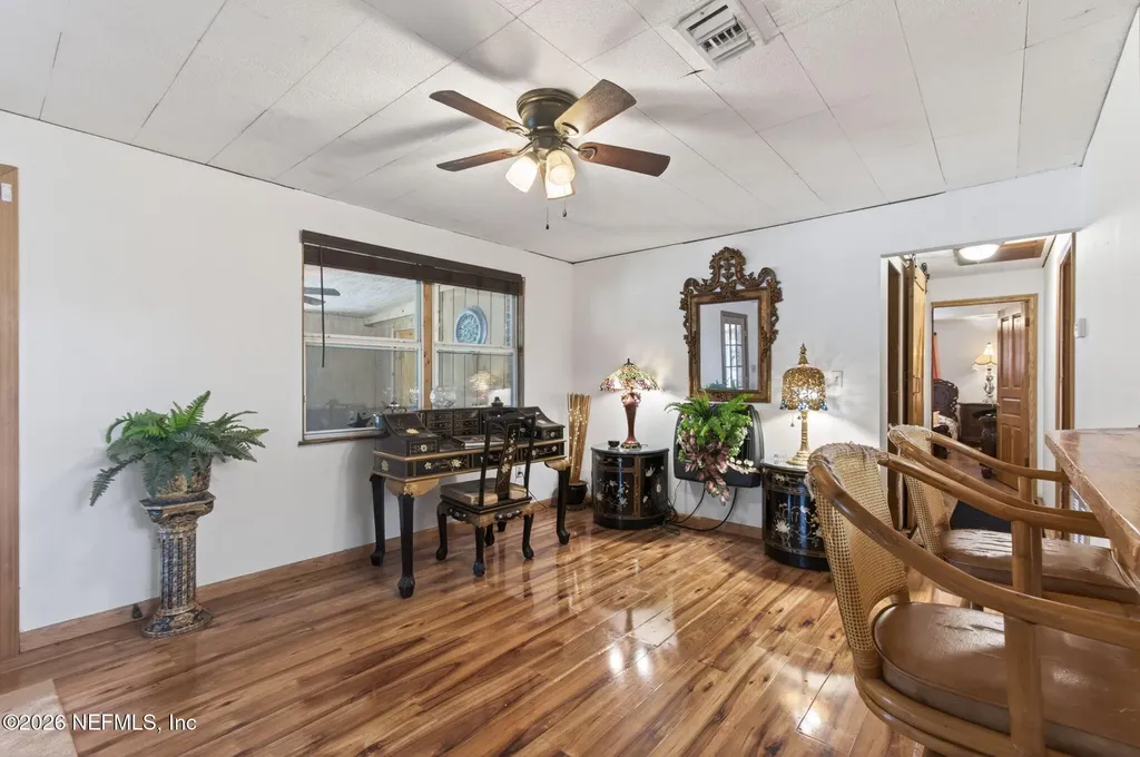 505 N State Road 21 Hawthorne FL 32640