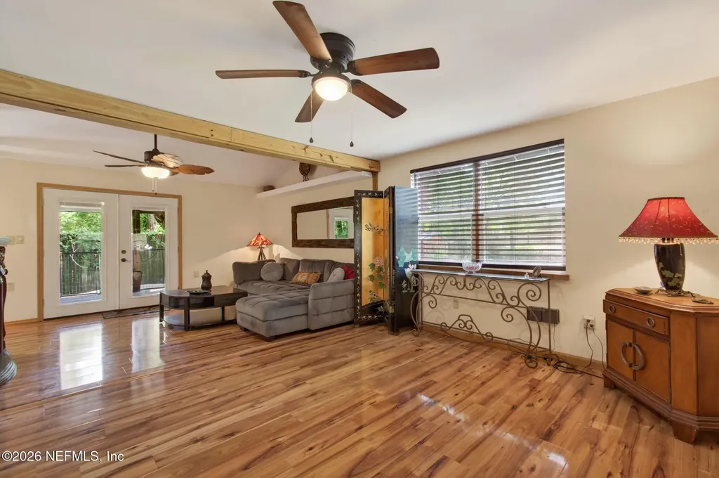 505 N State Road 21 Hawthorne FL 32640