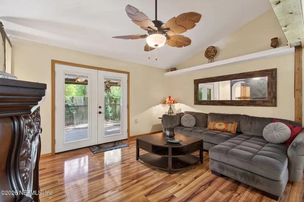 505 N State Road 21 Hawthorne FL 32640