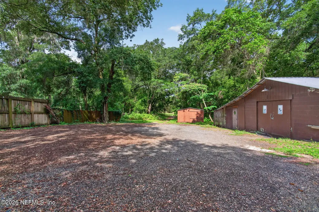 505 N State Road 21 Hawthorne FL 32640