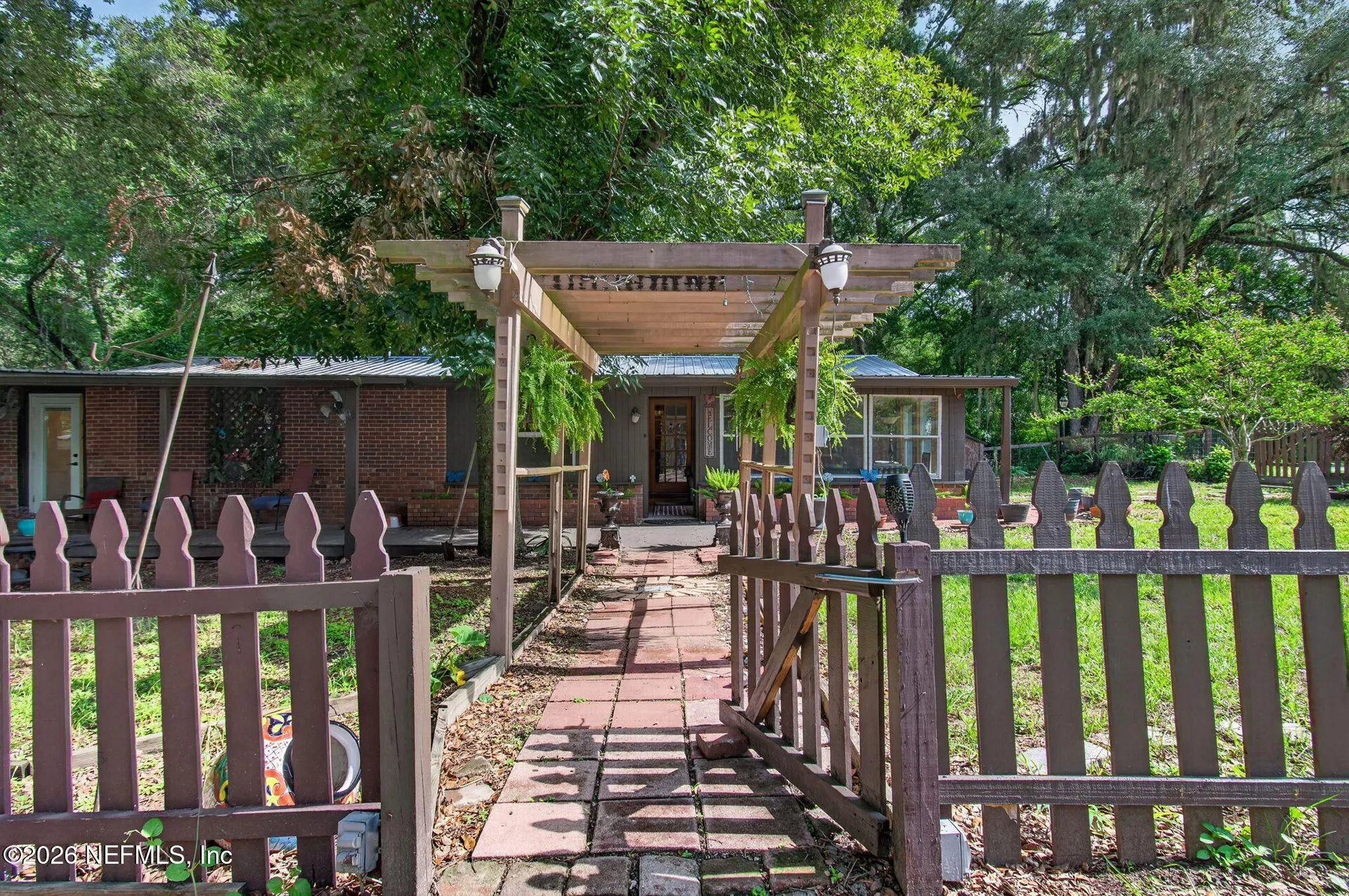 505 N State Road 21 Hawthorne FL 32640