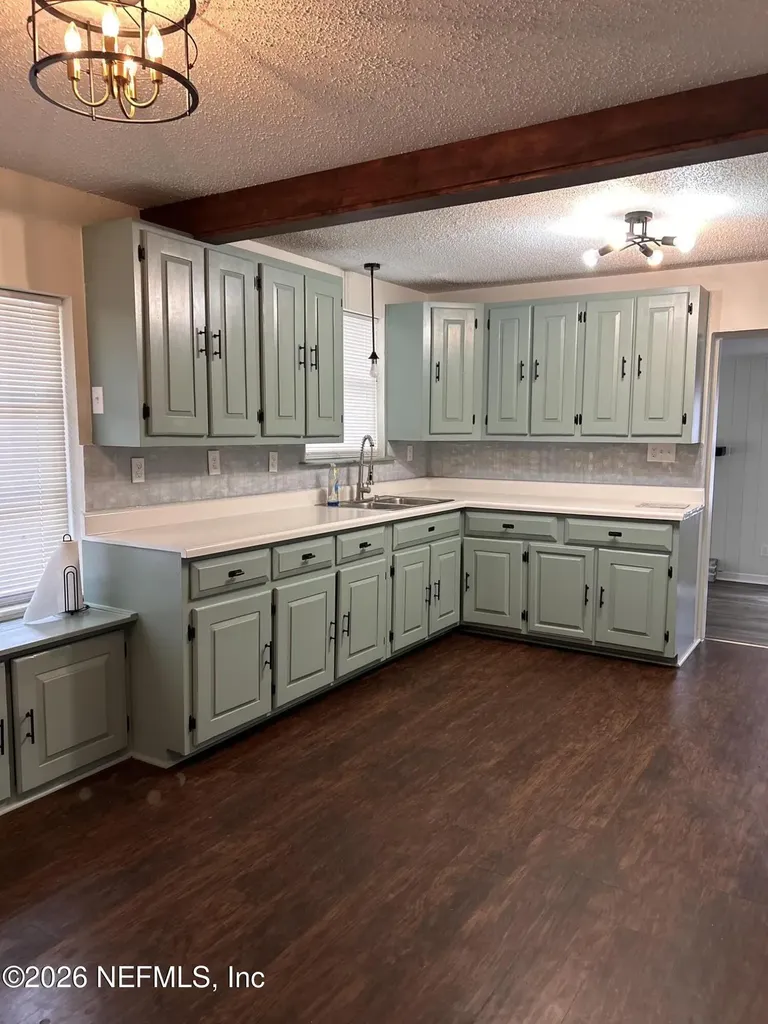 6933 Chicasaw Avenue Jacksonville FL 32210