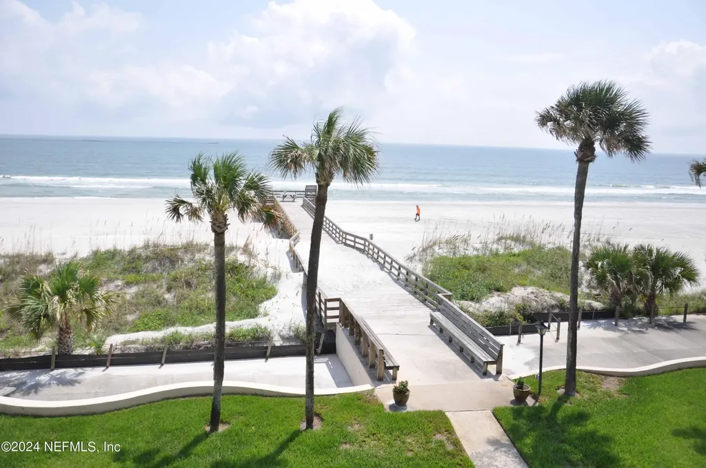 10 10th Street Atlantic Beach FL 32233