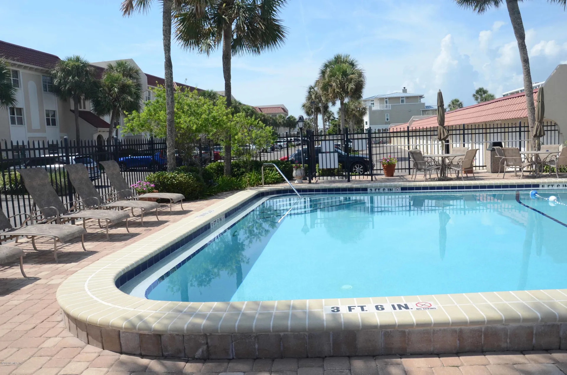 10 10th Street Atlantic Beach FL 32233
