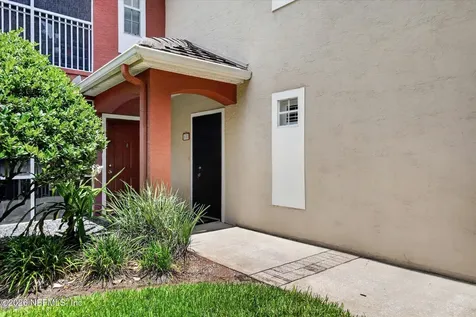 10075 Gate Parkway N Jacksonville FL 32246