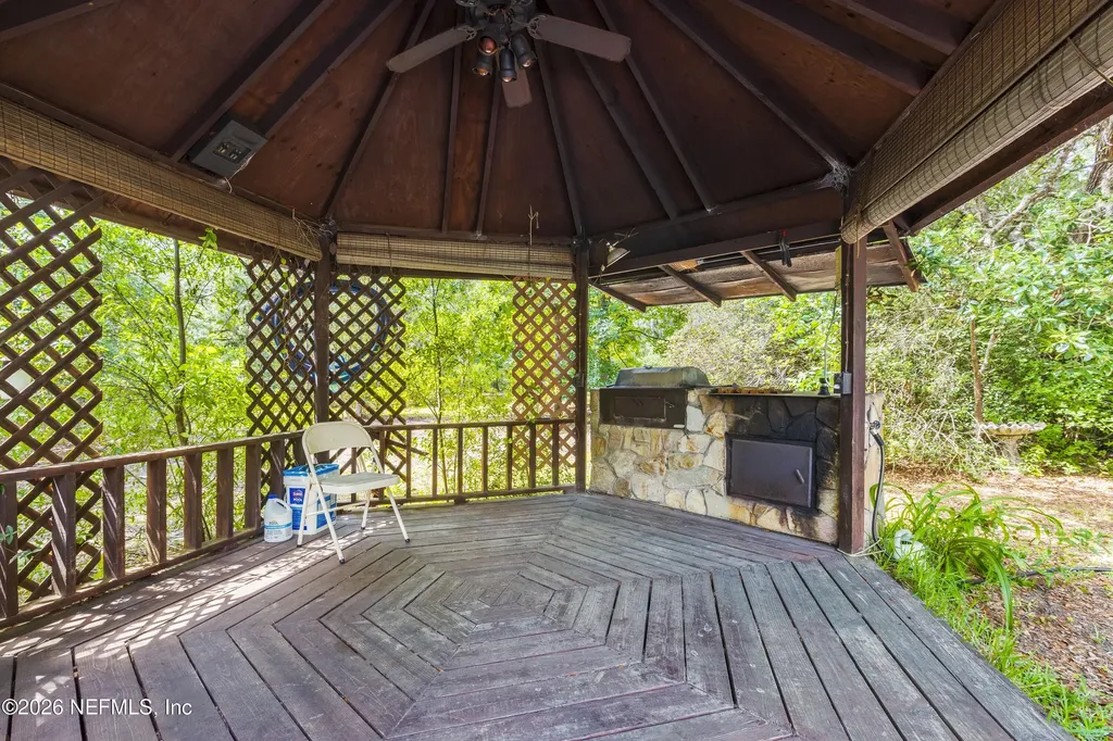 720 Lake Susan Road Hawthorne FL 32640