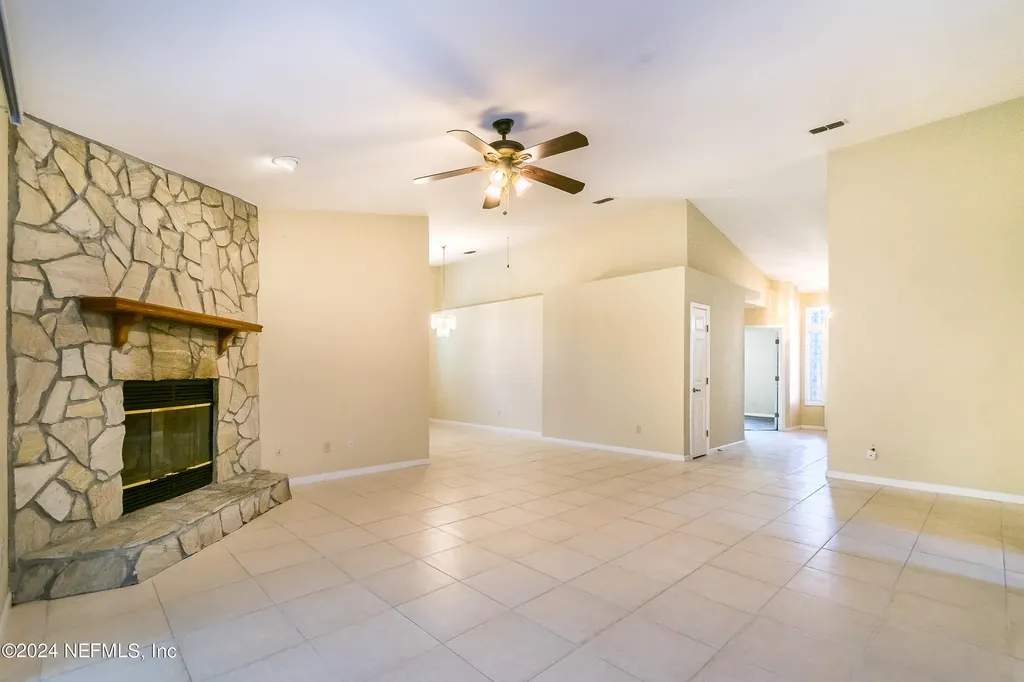 8642 Hammond Forest Drive Jacksonville FL 32221