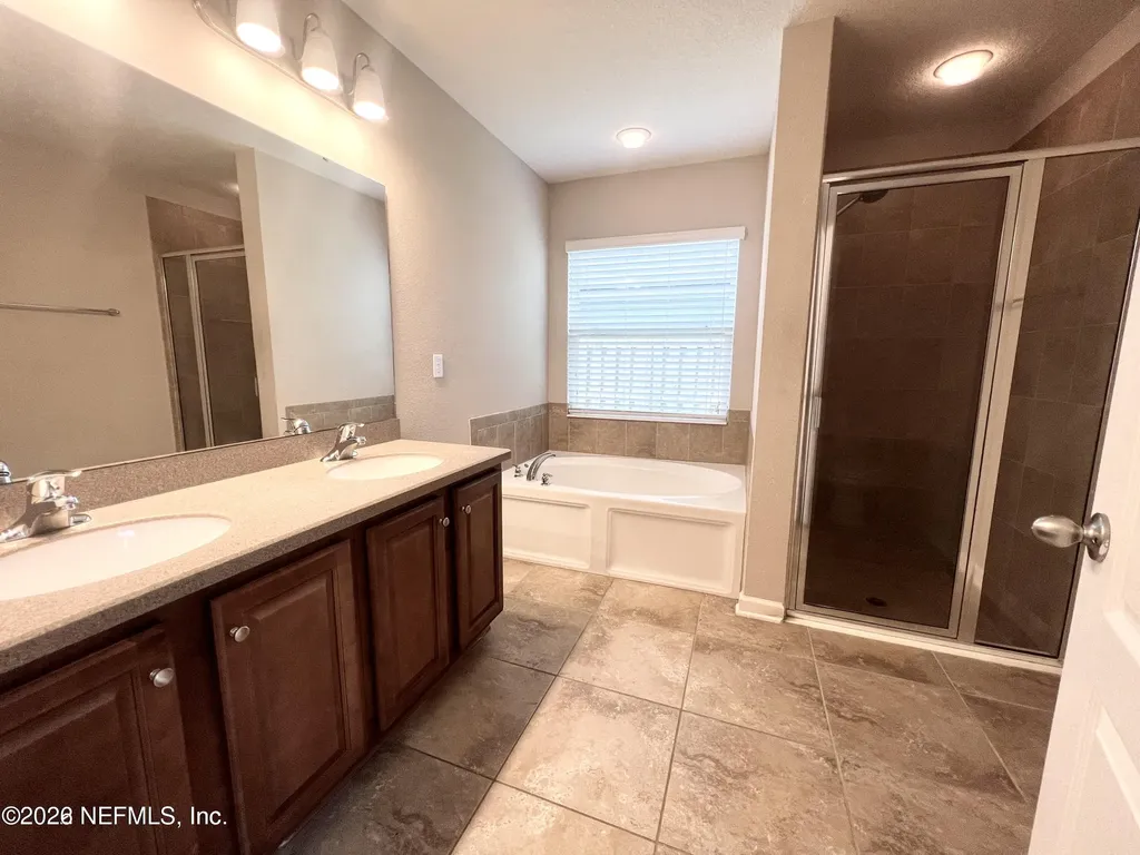 1009 Mayfair Creek Court Jacksonville FL 32218