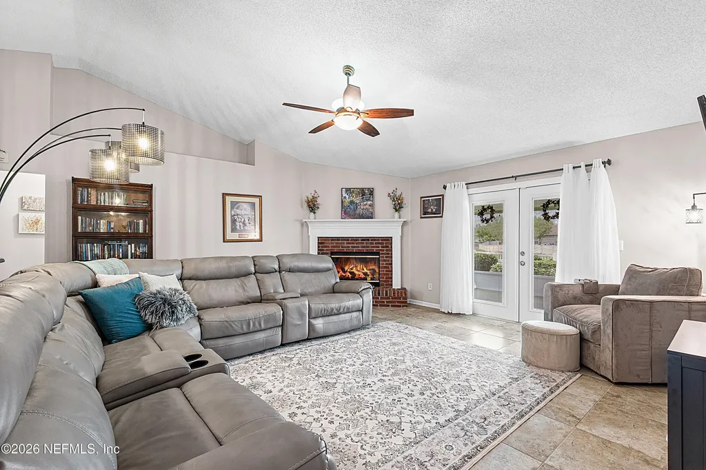 6359 Lake Plantation Drive Jacksonville FL 32244