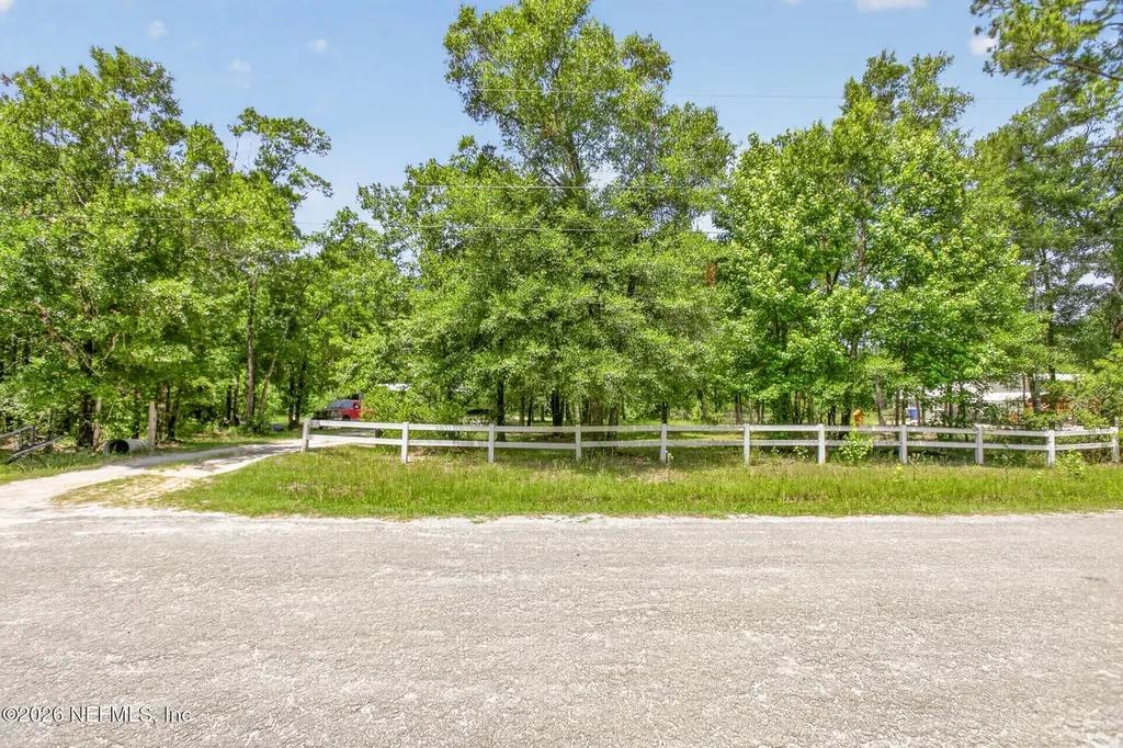 10105 Vaughan Avenue Hastings FL 32145