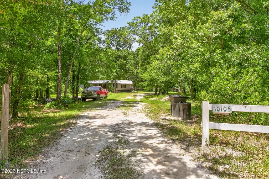 10105 Vaughan Avenue Hastings FL 32145