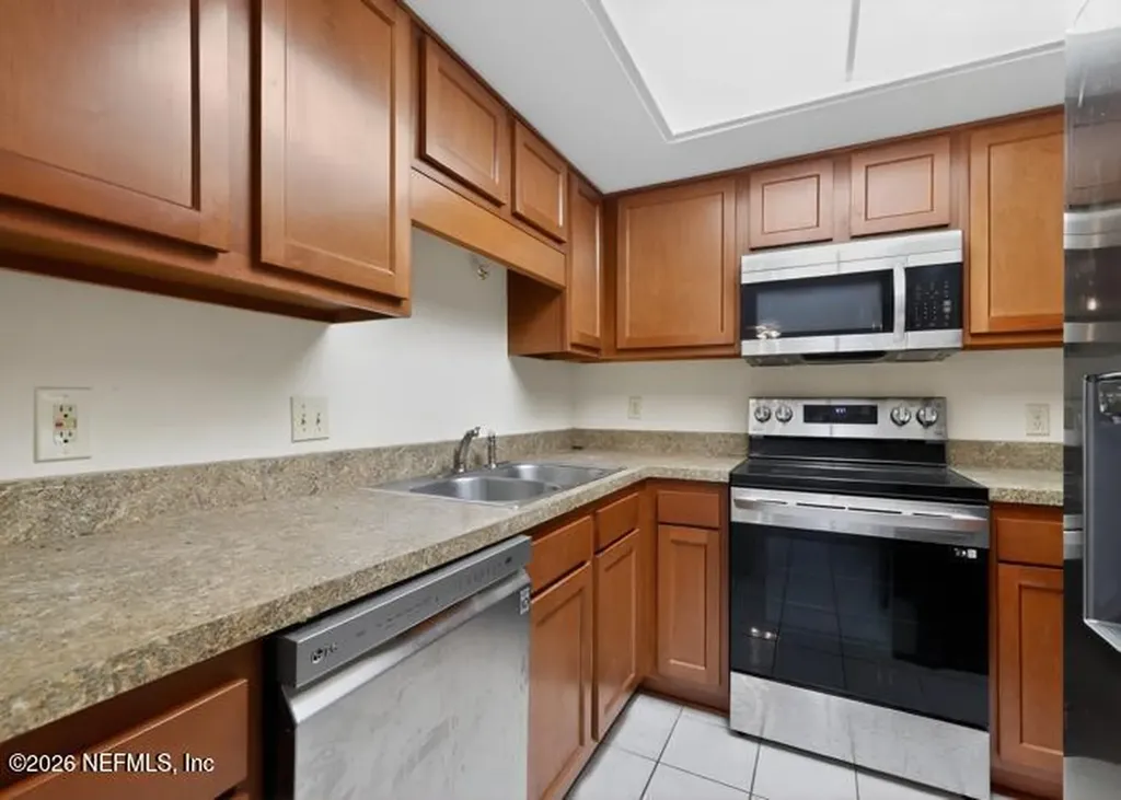 1101 W Defender Court Jacksonville FL 32233