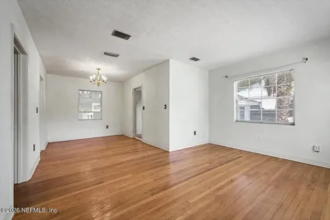 4252 Pinewood Avenue Jacksonville FL 32207