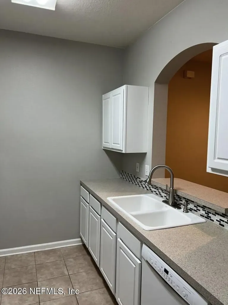 7990 Baymeadows Road Jacksonville FL 32256