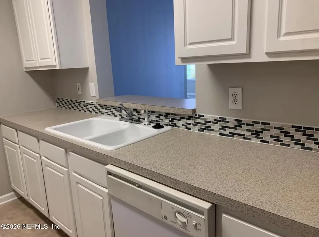7990 Baymeadows Road Jacksonville FL 32256