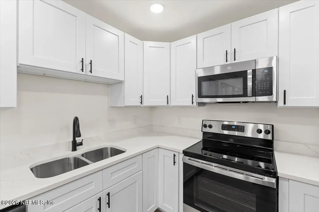 640 Radnor Lane Jacksonville FL 32221