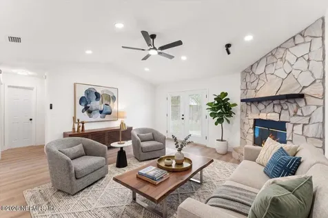 640 Radnor Lane Jacksonville FL 32221