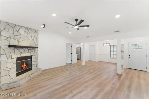 640 Radnor Lane Jacksonville FL 32221