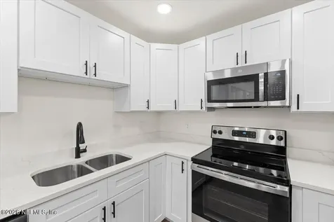 640 Radnor Lane Jacksonville FL 32221