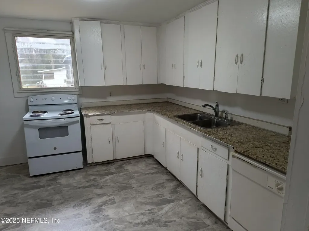 524 St Clair Street Starke FL 32091